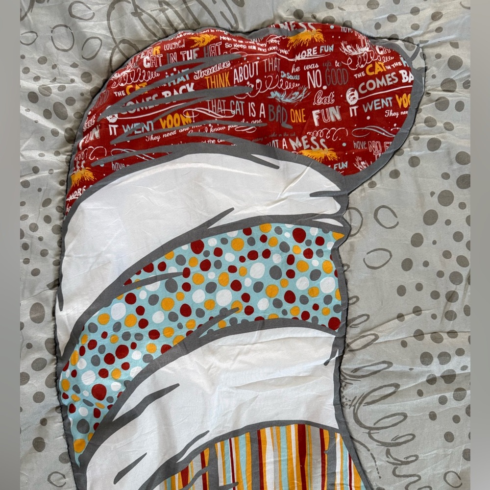 Dr. Seuss Peek-a-Boo Cat in The Hat Baby/Toddler Comforter Blanket- Quilt - Picture 4 of 11